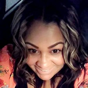 Meet your Posher, Raquel